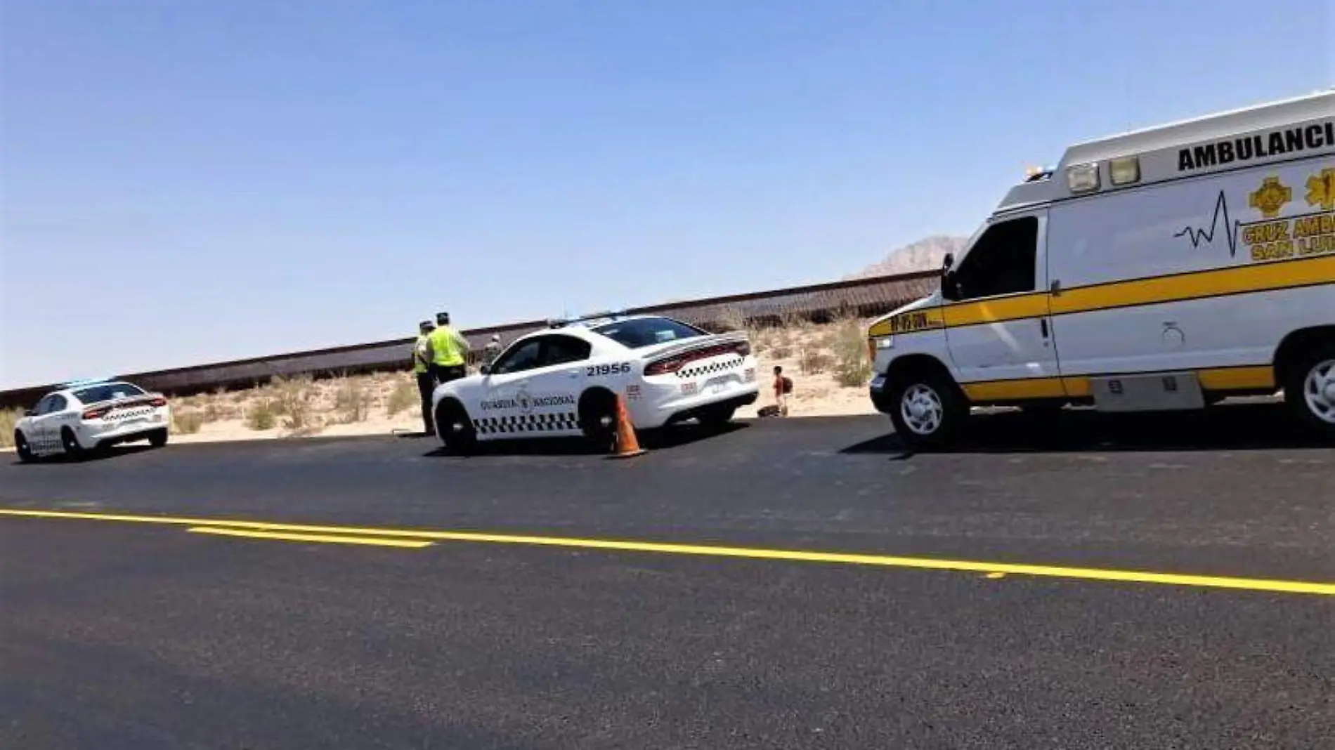 Las autoridades hallaron a un lado de la carretera a Sonoyta el cuerpo sin vida de un hombre de aspecto indigente, el pasado lunes, a la altura del kilómetro 189. No se le apreciaron huellas de violencia.